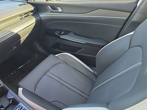 Used 2025 Kia K5 GT-Line image 13