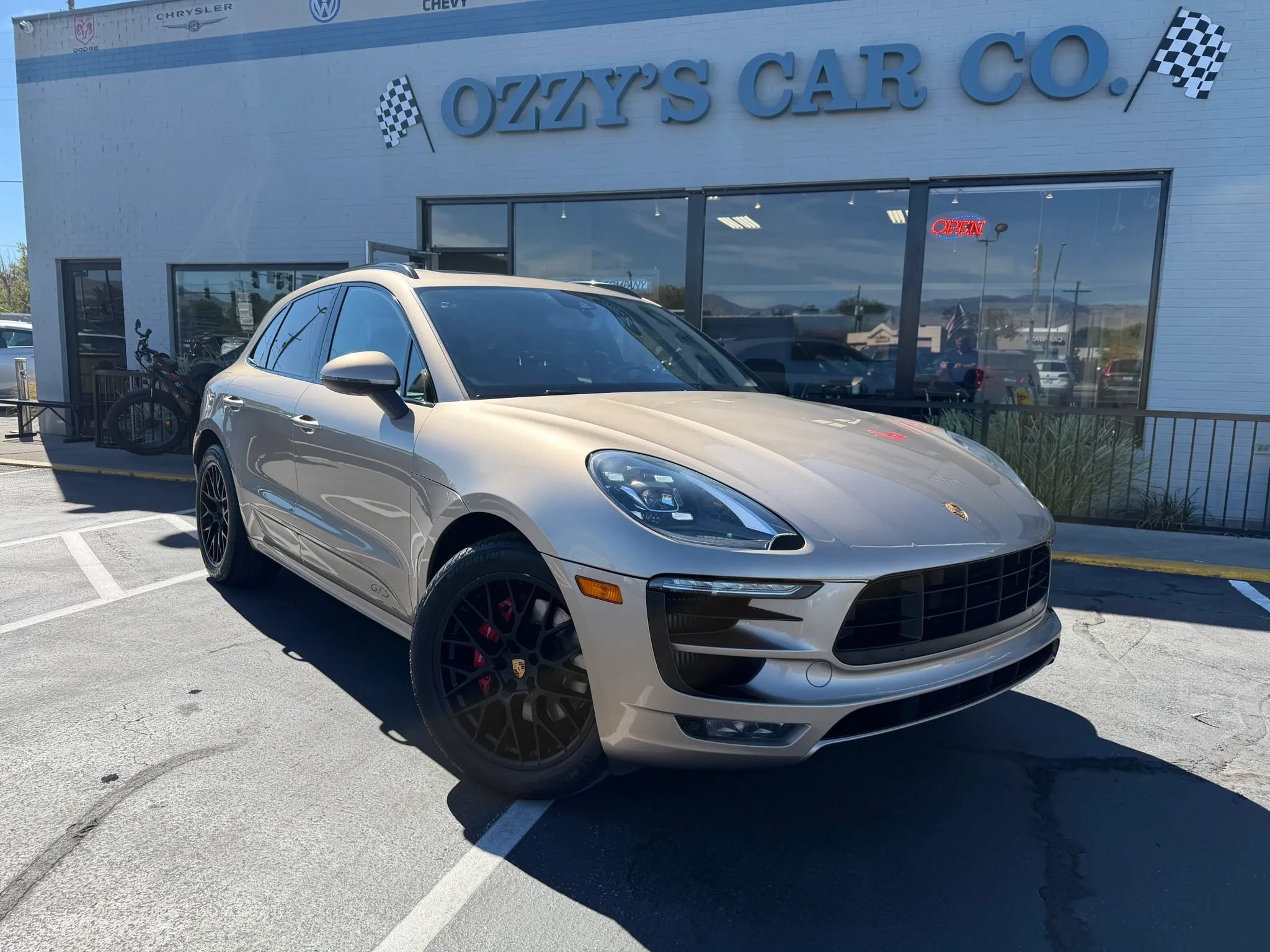 Used 2017 Porsche Macan GTS AWD/4WD image 2