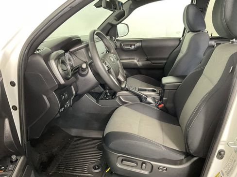 Used 2023 Toyota Tacoma TRD Sport image 17