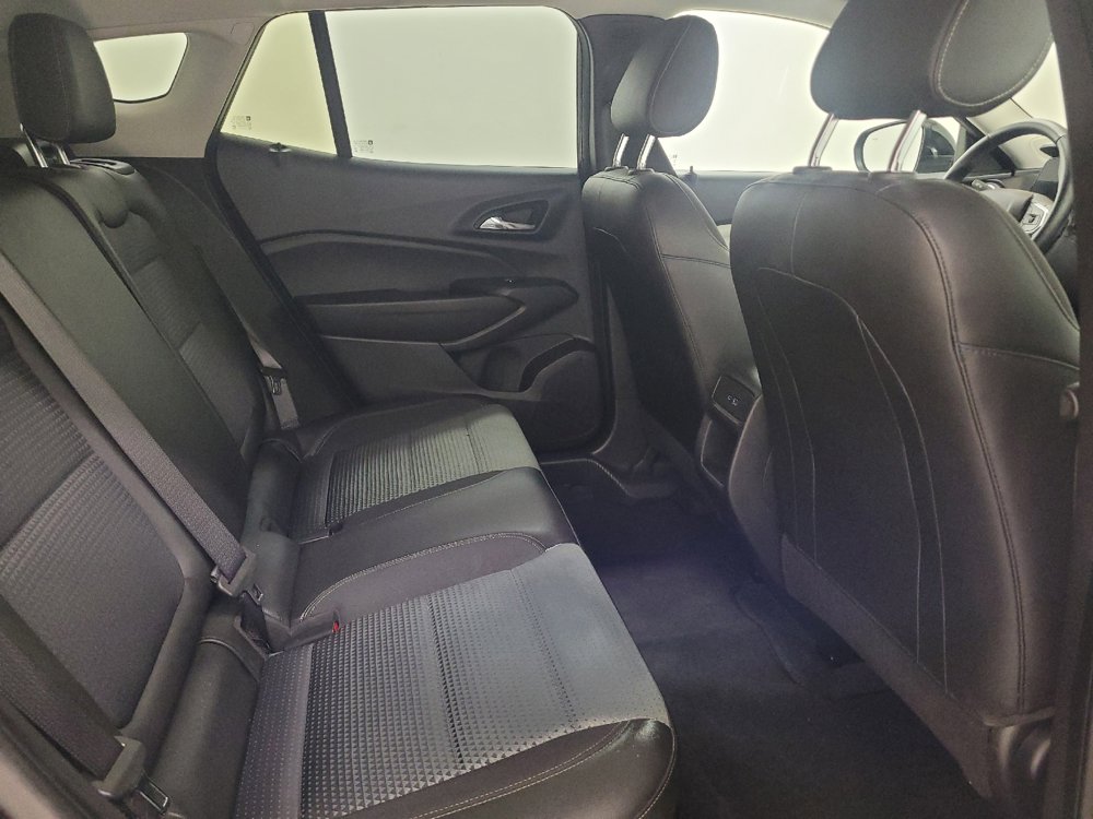 Used 2025 Chevrolet Trax LT w/ Driver Confidence Package FWD image 19