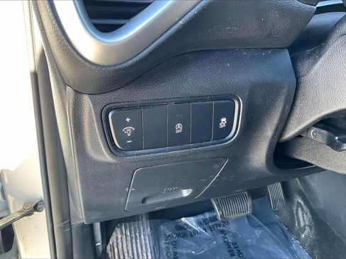 Used 2020 Kia Soul LX FWD image 25