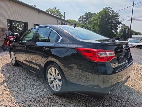 Used 2017 Subaru Legacy 2.5i Premium AWD/4WD image 5