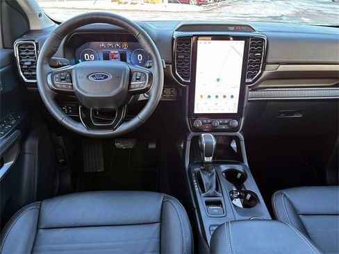 Used 2025 Ford Ranger Lariat w/ FX4 Off-Road Package image 12