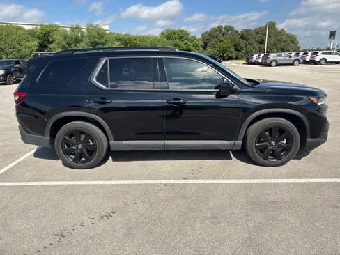 Used 2025 Honda Pilot Black Edition image 6