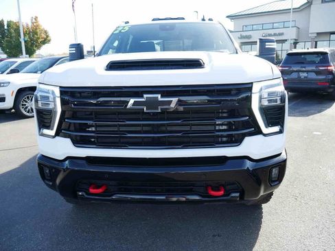 Used 2025 Chevrolet Silverado 3500 LT image 3