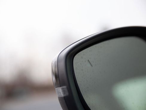 Used 2023 Chrysler Pacifica Touring-L image 10