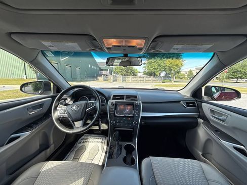 Used 2015 Toyota Camry SE w/ Moonroof Package FWD image 15