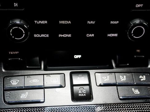 Used 2020 Porsche 718 Cayman GT4 RWD image 24
