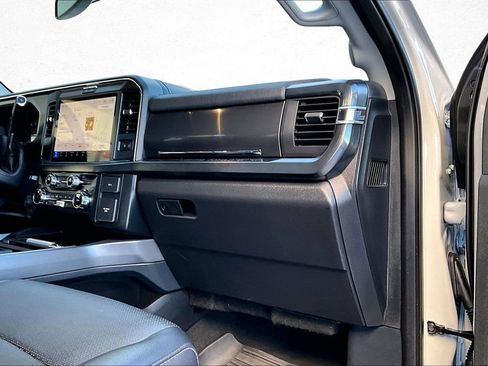 Used 2025 Ford F250 Lariat w/ Black Appearance Package image 28