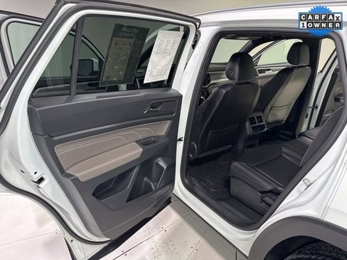 Used 2021 Volkswagen Atlas Cross Sport SE w/ Panoramic Sunroof Package image 23