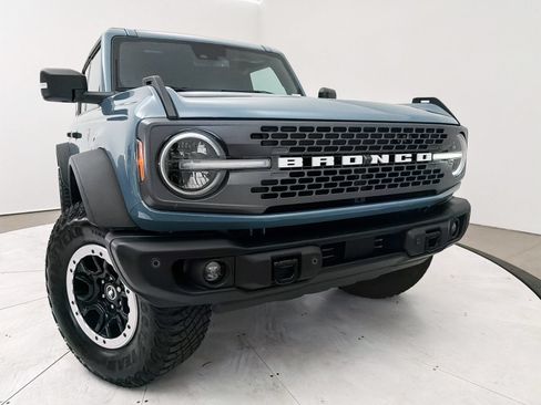 Used 2023 Ford Bronco Badlands w/ Sasquatch Package AWD/4WD image 3