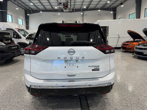 Used 2025 Nissan Rogue Platinum w/ Tech Package AWD/4WD image 6