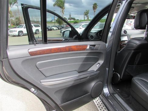 Used 2012 Mercedes-Benz GL 550 4MATIC image 26