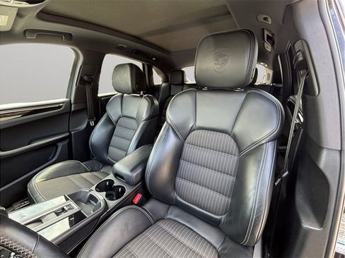 Used 2023 Porsche Macan Turbo AWD/4WD image 20