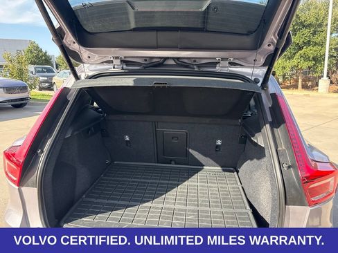 Used 2026 Volvo XC40 B5 Plus AWD/4WD image 9