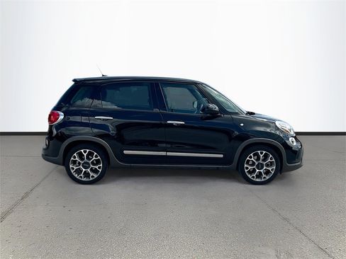 Used 2014 FIAT 500L Trekking w/ Popular Equipment Group image 8