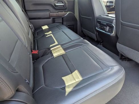 Used 2022 GMC Sierra 2500 Denali w/ Denali Black Diamond Edition image 13