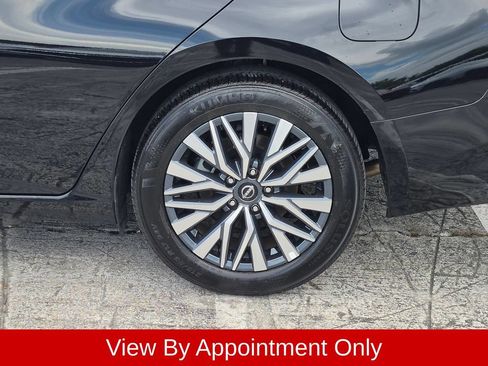 Used 2025 Nissan Altima 2.5 SV FWD image 36