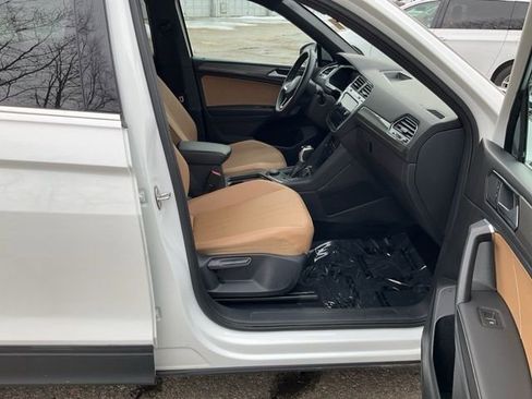 Used 2022 Volkswagen Tiguan SE image 20