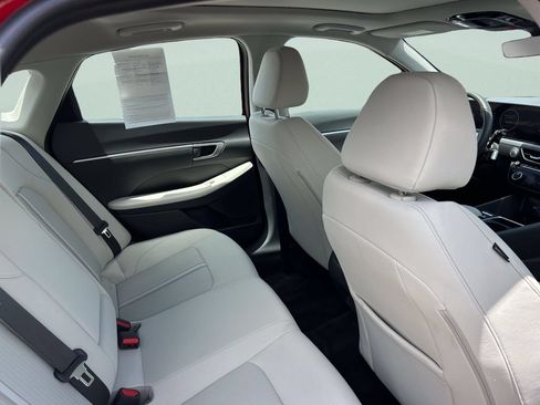 Certified 2024 Hyundai Sonata SEL w/ Convenience Package FWD image 19