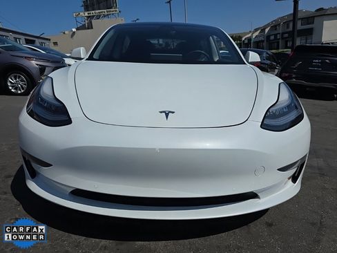 Used 2019 Tesla Model 3 Standard Range Plus image 2