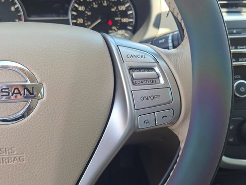 Used 2016 Nissan Altima 2.5 SV FWD image 32