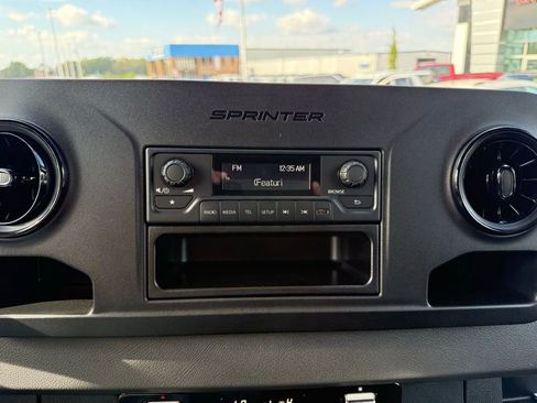 Used 2025 Mercedes-Benz Sprinter 2500 image 14