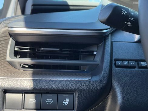 Used 2025 Toyota Prius XLE image 30