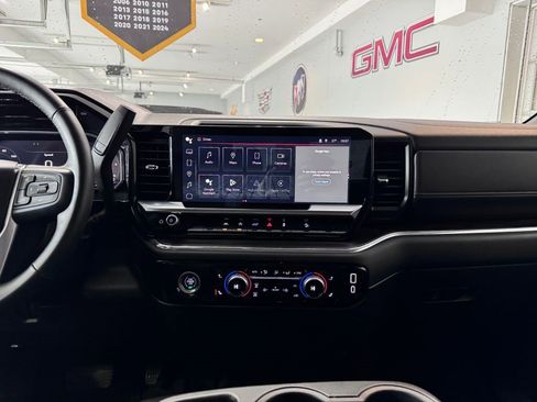 Certified 2024 GMC Sierra 1500 SLT w/ X31 Off-Road Package AWD/4WD image 19