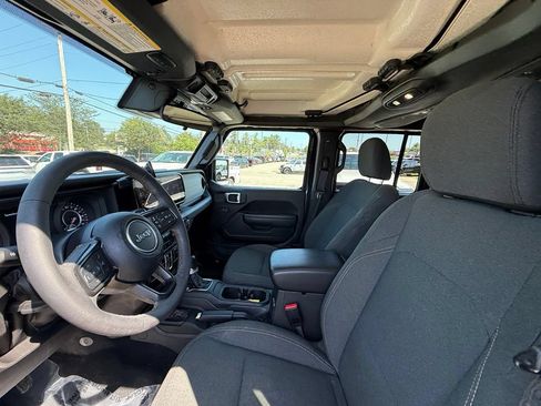 Used 2024 Jeep Wrangler Unlimited Sport AWD/4WD image 12