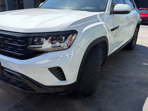 Used 2022 Volkswagen Atlas Cross Sport SE AWD/4WD image 1