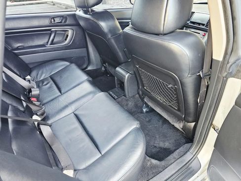 Used 2006 Subaru Legacy 2.5i Limited w/ Appearance Group 1C AWD/4WD image 12