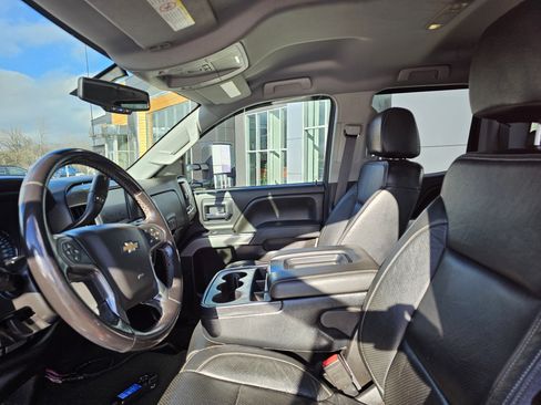 Used 2018 Chevrolet Silverado 2500 LT w/ LT Convenience Package image 17