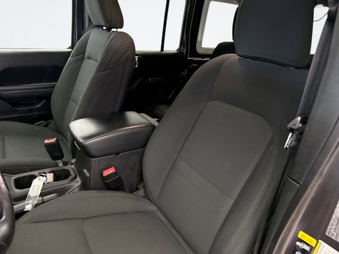 Used 2021 Jeep Wrangler Unlimited Sport AWD/4WD image 9