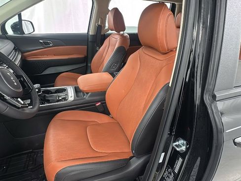 New 2026 Kia Carnival EX FWD image 10
