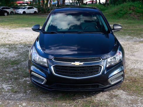 Used 2015 Chevrolet Cruze LS image 17