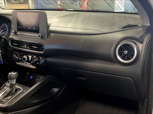 Certified 2022 Hyundai Kona SE image 13