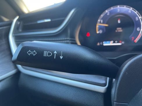 Certified 2022 Jeep Grand Cherokee L Limited AWD/4WD image 27