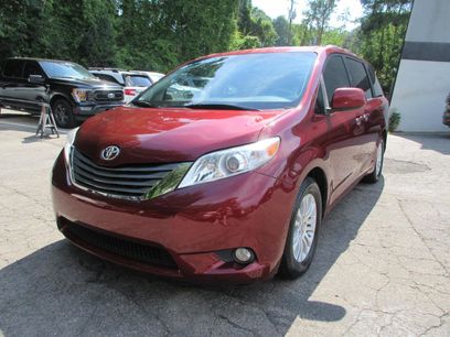 Used 2011 Toyota Sienna XLE w/ Premium Pkg