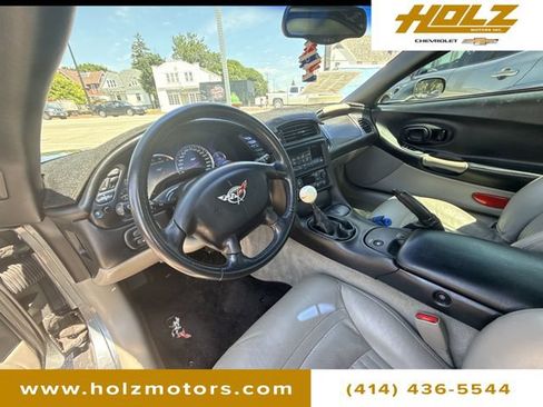 Used 2003 Chevrolet Corvette Coupe w/ Preferred Equipment Group RWD image 11