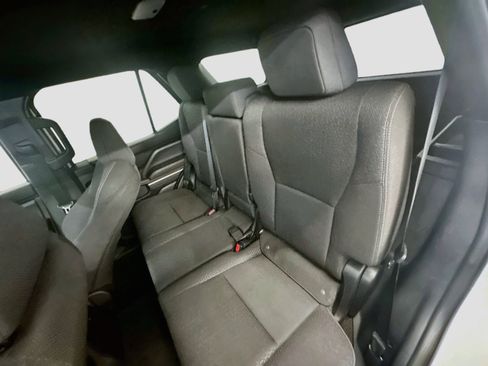 Used 2025 Toyota 4Runner SR5 AWD/4WD image 29