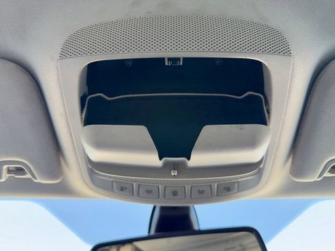 Used 2020 Ford Fusion SE FWD image 24