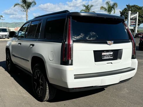 Used 2018 Cadillac Escalade Platinum image 9