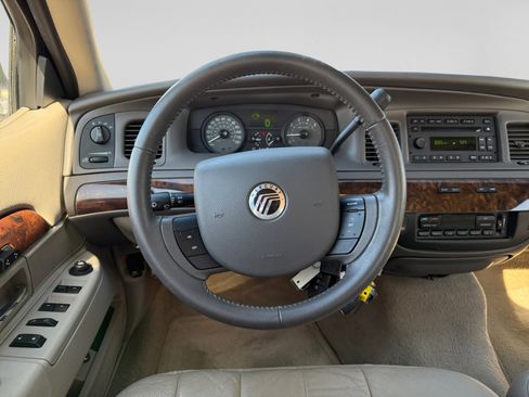 Used 2010 Mercury Grand Marquis LS RWD image 13