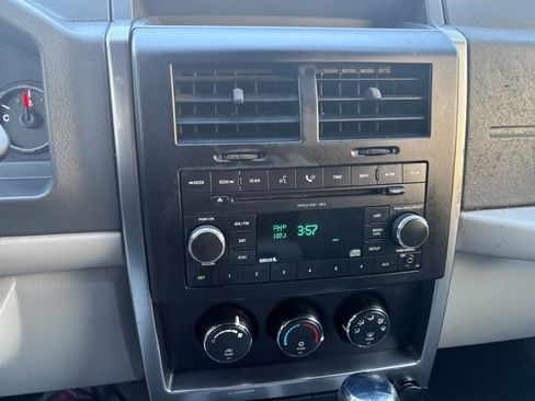 Used 2008 Jeep Liberty Sport image 11