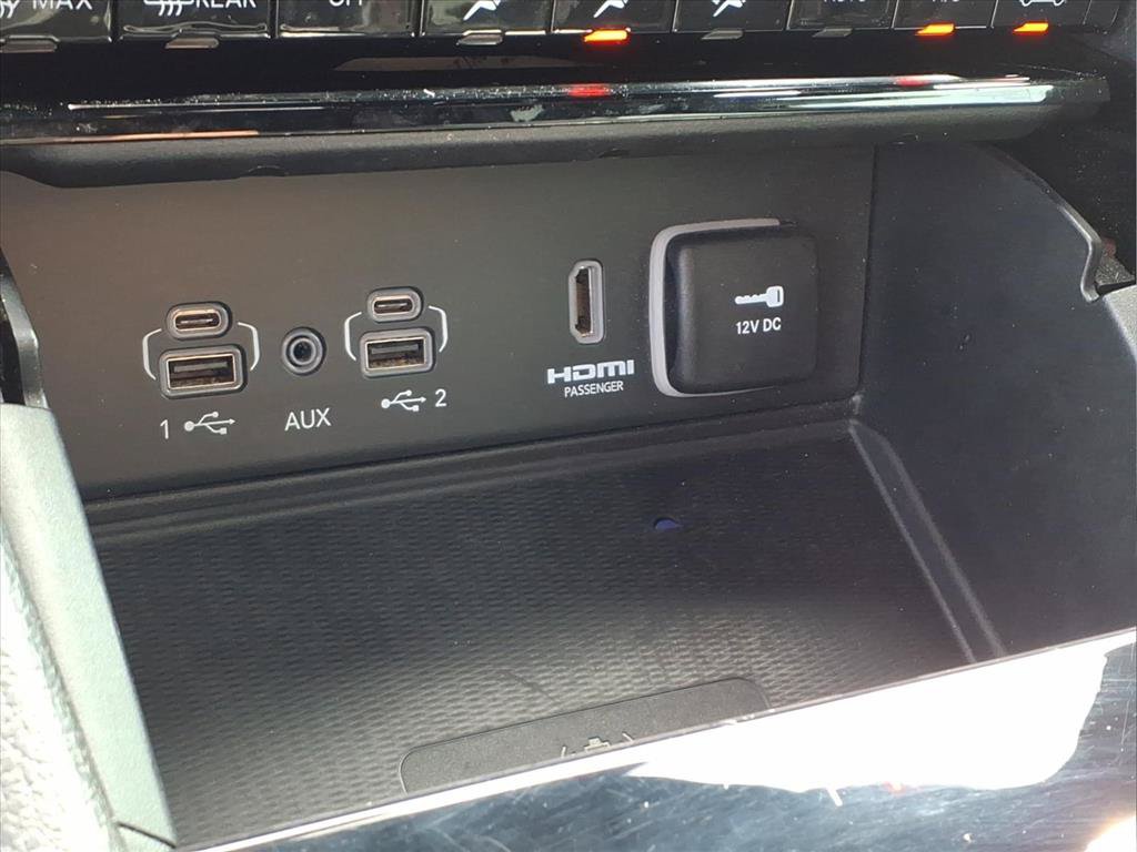 Certified 2022 Jeep Grand Cherokee Summit w/ Luxury Tech Group V AWD/4WD image 8