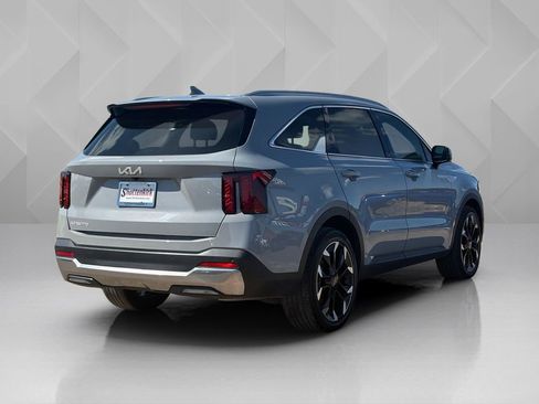 Certified 2024 Kia Sorento EX w/ Panoramic Sunroof Package FWD image 5