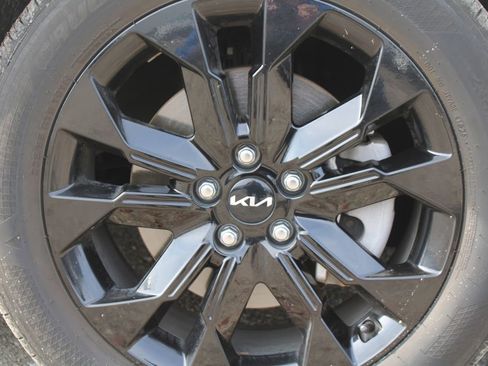 Certified 2023 Kia Carnival SX image 26