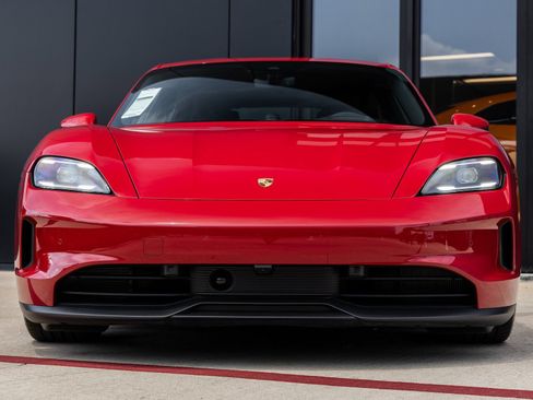 Certified 2025 Porsche Taycan AWD/4WD image 8