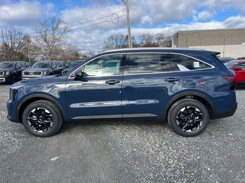 New 2026 Kia Sorento S AWD/4WD image 2